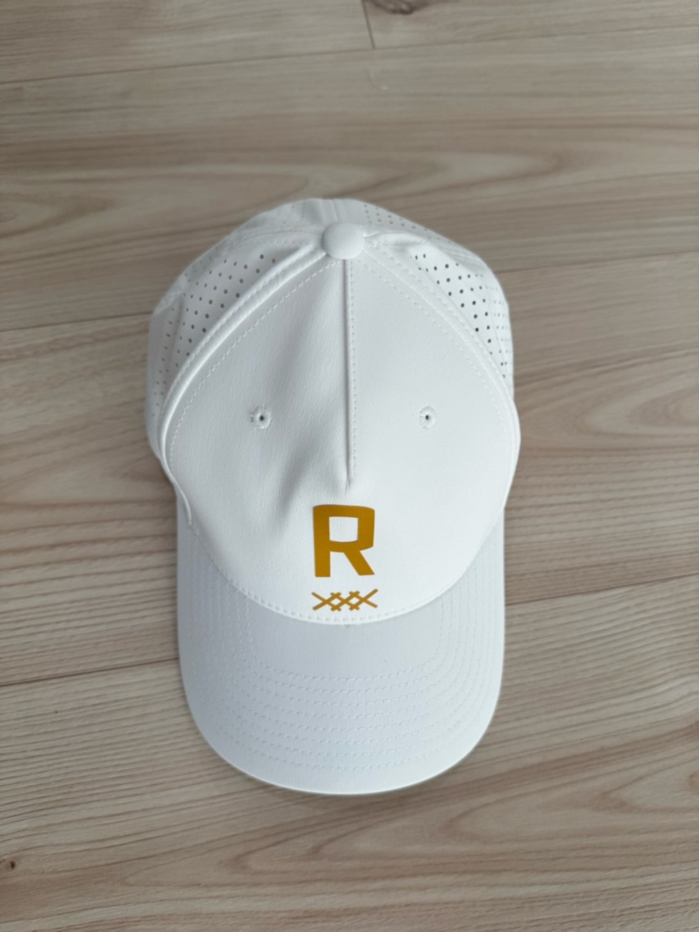 Rhone hat
